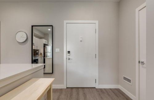 Shaganappi Apartment | Free Underground Parking, Pet Friendly Apartment