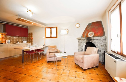 Piancassone House | Freestanding 3-bedroom-rustico with large sun terrace in a unique panoramic position