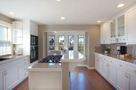 Fremont House | Fremont home with panoramic views near Woodland Zoo