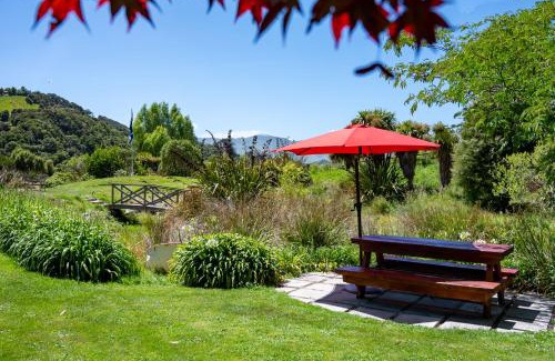 Rangitikei House | French Peak Loft - French Farm Holiday Home