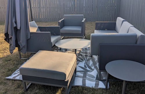 Pickering House | FRENCHMAN'S BAY area, Walking distance to the lake Ontario and to the GO train.