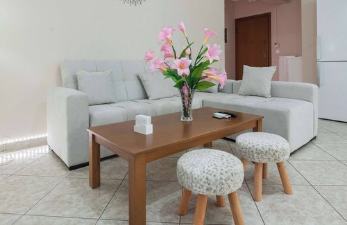 Keratsinion Apartment | Fresh Modern 1 Bd Apt w Balcony in Quiet Keratsini