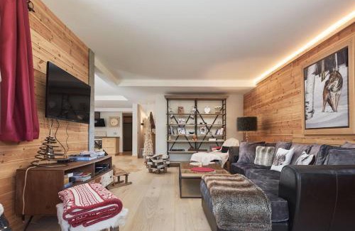 Saint-Etienne-de-Tinee Ski Chalet | FRGK "Chalet de Prestige"