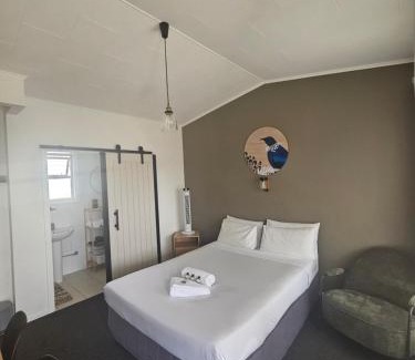 Hastings Hotel | Frimley Lodge Motel
