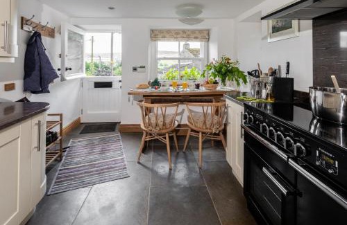 Fremington House | Frog House