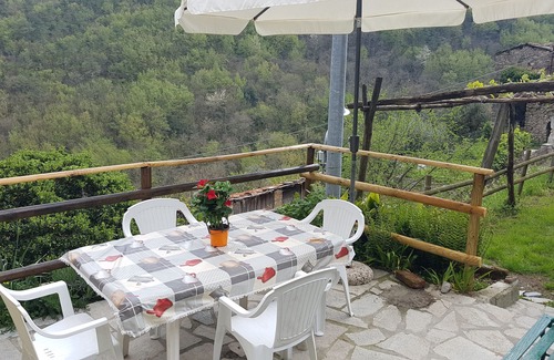 Ricco del Golfo di Spezia House | From Framanco 1. Oasis for 3 in the green near 5 Terre - Relax - Sea - Culture