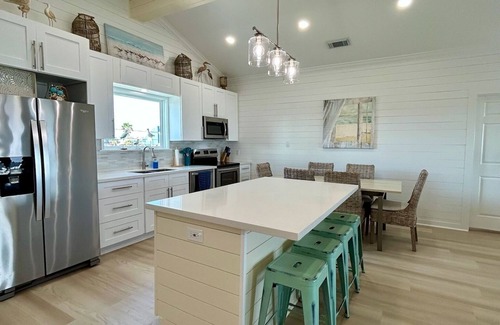 Galveston House | FRONT/ONLY ROW! TWO BEACH FRONT BEDROOMS WITH DIRECT ACCESS TO THE DECK!