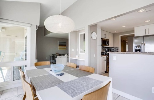 Solana Beach Condo | Front Row Seats to the Breeders' Cup!