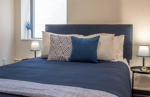 Cultural District Apartment | Frontdesk | Bright 1 BR Apt in Cultural District