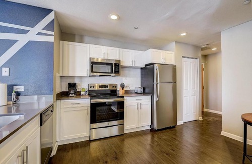Downtown Fort Worth Apartment | FRONTDESK Historic Electric Bldg Apts Downtown Fort Worth