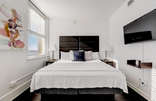 Downtown Fort Worth Apartment | FRONTDESK Historic Electric Bldg Apts Downtown Fort Worth