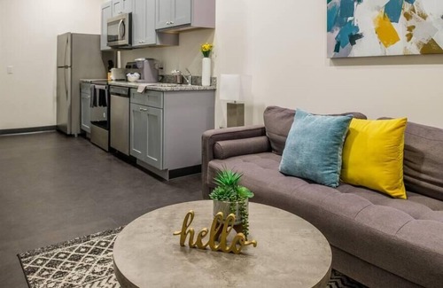 Cultural District Apartment | Frontdesk | Modern Studio Apt near Dining