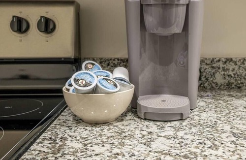 Cultural District Apartment | Frontdesk | Modern Studio Apt near Dining