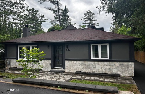 Wasaga Beach House | Full Cottage STEPS 2 BEACH Drive 2 Blue Mountain