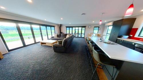 Atiamuri House | Full holiday home to yourself, up to 21 guests