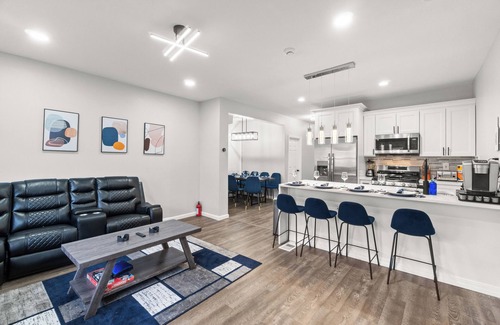 Constable Hook House | Full House, 7 Bedrooms, 9 Beds, 4 Bathrooms Close to NYC & EWR