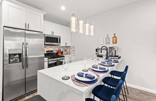 Constable Hook House | Full House, 7 Bedrooms, 9 Beds, 4 Bathrooms Close to NYC & EWR