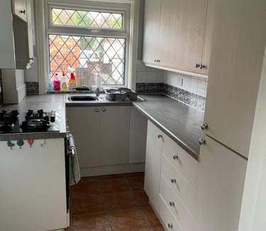 Stockport House | Full House to rent in the village of Romiley