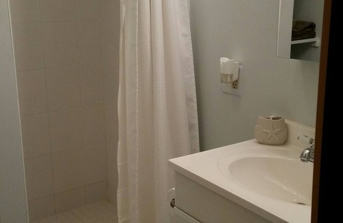 Ventnor City Apartment | Full Summer Rental. Super clean place near the beach and Atlantic City!