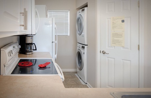 Charlevoix Condo | Fully Equipped 2BR Condo 3 Blocks to Beach, Set Between Downtown &Castle Farms