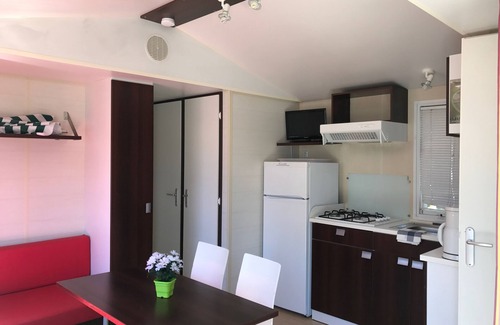 Vic-la-Gardiole House | Fully-equipped mobile-home rental in campsite 4* for up to 4 people.