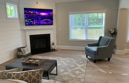 Acworth House | Fully Fenced & Fitted 4BR Near LakePoint Sports