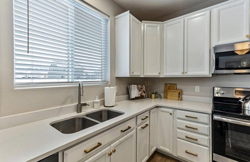 American Fork House | Fully Fenced, Grass Backyard, Pet Friendly!