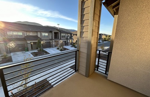 Carson City House | Fully Furnished Brand New Townhouse! Close to Lake Tahoe & olde town Carson.
