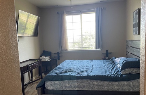 Gateway Condo | Fully furnished modern condo for rent in Denver . 5 mins from DIA