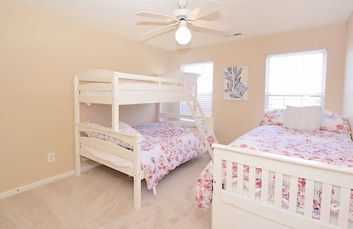 Virginia Beach House | Fully Furnished Affordable Townhouse in Virginia Beach