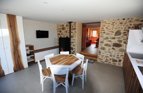 Castelnau-de-Mandailles House | Fully renovated cottage at the gates of Aubrac with views of the Lot valley
