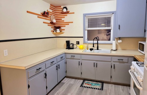 South Tulsa House | Fully remodel, A pool table, Riverside, The GATHERING PLACE and Brookside .