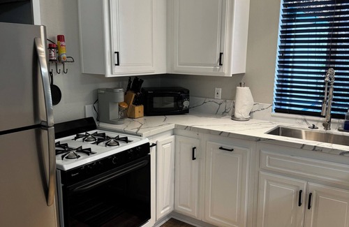 Carlsbad House | FULLY REMODELED adorable studio is 1.5 blocks to Carlsbad's beautiful beach.