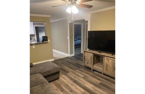 Fayetteville House | Fully Remodeled Cozy & Warm Home
