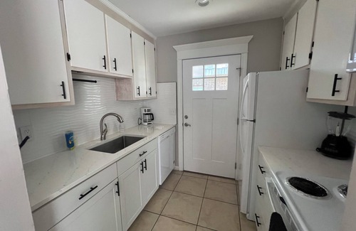 El Centro Beach Condo | Fully Renovated, Steps from Beach with Gulf Views. Pet Friendly!