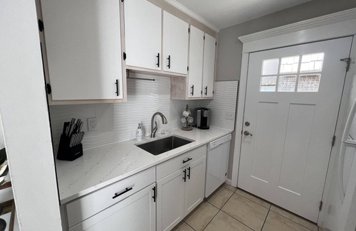 El Centro Beach Condo | Fully Renovated, Steps from Beach with Gulf Views. Pet Friendly!