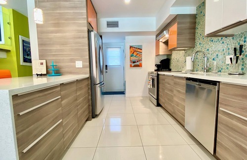 Historic Tennis Club House | Fully Renovated 2 BR - 3 Blocks from Downtown! Incredible Location!