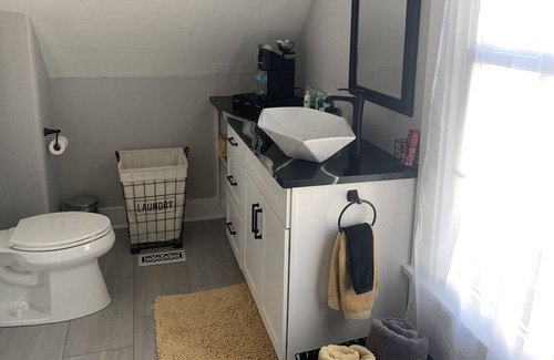 Holy Cross House | Fully Renovated Victorian on the Near eastside with Hot Tub