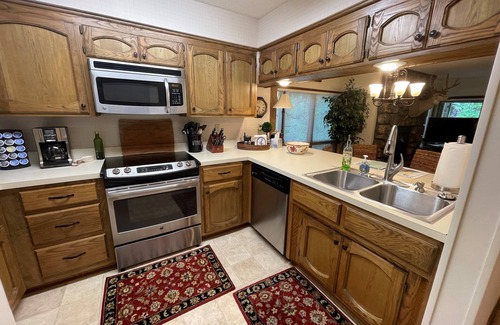 Mount Ida House | Fun at Lake Ouachita! 2 BR/2 BA Condo