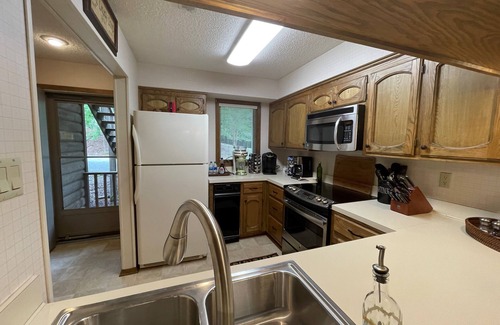 Mount Ida House | Fun at Lake Ouachita! 2 BR/2 BA Condo