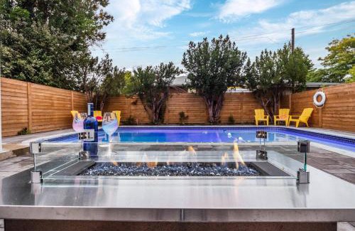 Dorset Park House | Fun Modern Home Game Room Cozy Heated Floors Toronto