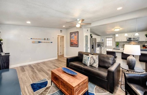 Sacramento House | Fun West-Sac Home Near the River With Hot Tub