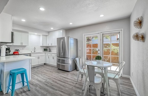 Hermosa Village House | Funtierland + Adventure House + Close to Disney + Renovated+ Pool