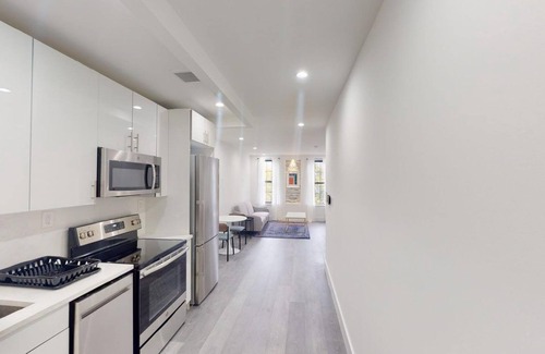 Greenpoint Apartment | Furnished Apartment #1271: Greenpoint