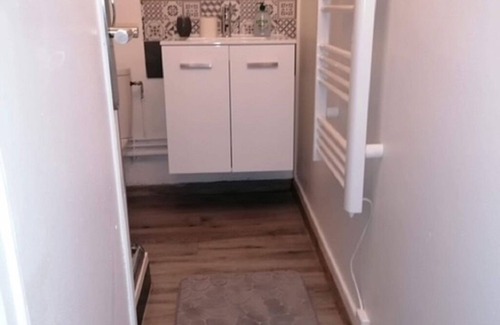 Auxerre Condo | Furnished apartment 28m2 100m from town center