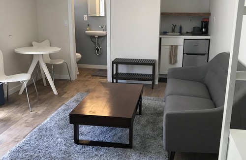 Bayview Apartment | Furnished detached garden cottage