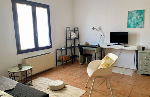 Perigueux Apartment | Furnished studio located in the historic Vesone district. Near town center