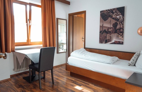 Kipfenberg Bed & Breakfast | Gästehaus - Kipfenberg