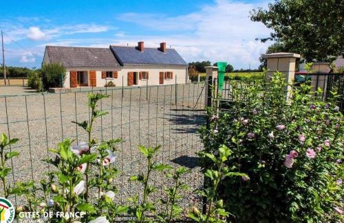 Saint-Laurent-de-Lin House | Gîte à Saint-Laurent-de-Lin avec jardin - FR-1-381-501