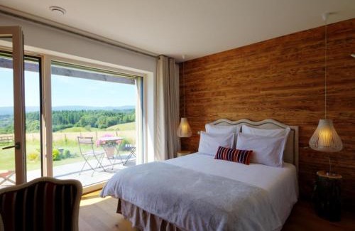 Champoly House | Gîte Écolo Chic avec Terrasse Privée à Champoly - FR-1-496-258